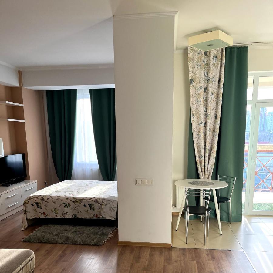Stefan Cel Mare 1 Studio Chişinǎu Buitenkant foto